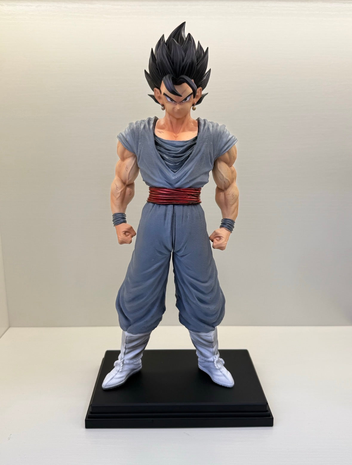 Guerrier Fusionné – Statue Posture de Combat Silencieuse